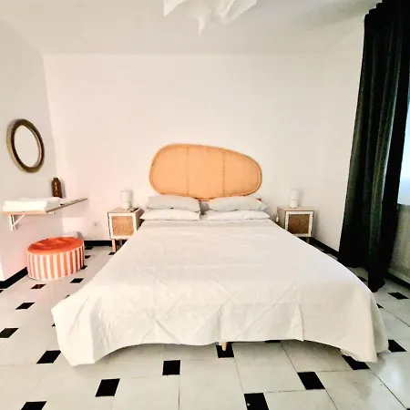 Contemporary Comfort In Apartment