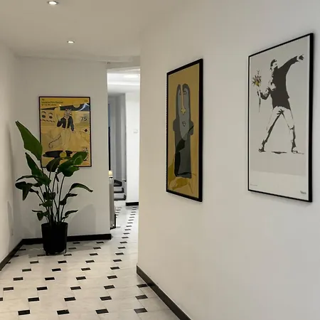 Contemporary Comfort In Διαμέρισμα *